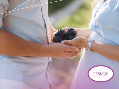 What Is the Difference Between a Baby Conceived Through IVF and a Baby Born Through Surrogacy? picture